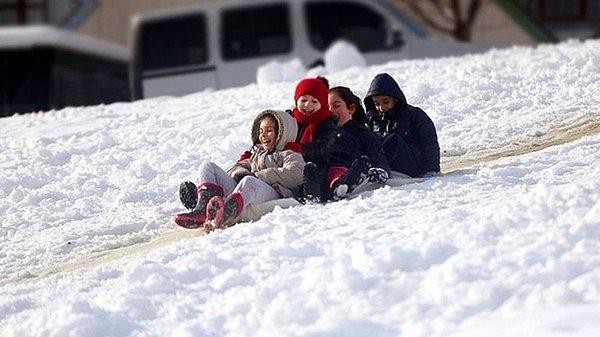 17 Ocak Pazartesi Okullar Tatil Mi? Bugün Okullar Tatil Mi?